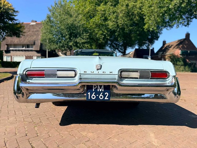 Buick invicta wildcat convertible - oldtimer - afbeelding 12 van  21
