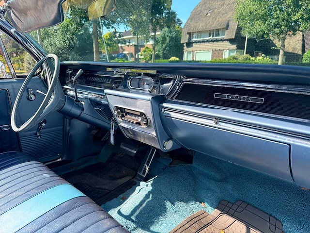 Buick invicta wildcat convertible - oldtimer - afbeelding 14 van  21