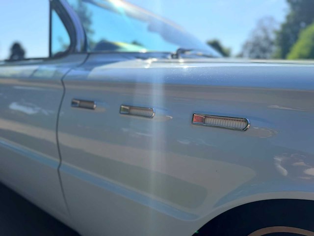 Buick invicta wildcat convertible - oldtimer - afbeelding 17 van  17