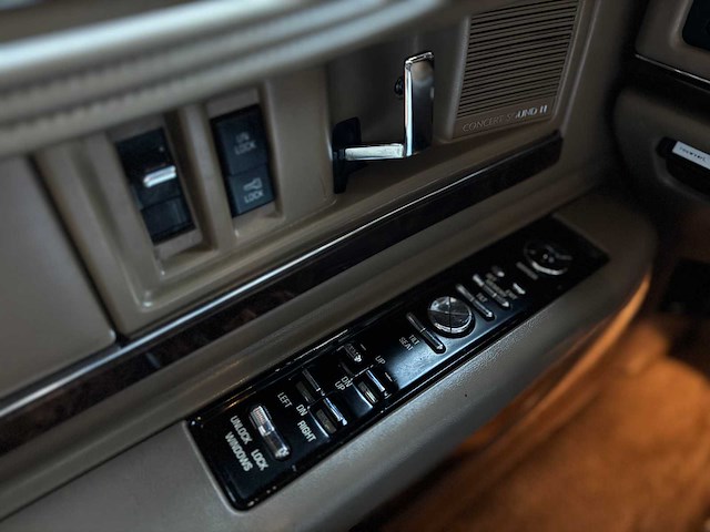 Buick roadmaster estate wagon begrafenisauto 5.7 1996, 92-hv-bb - afbeelding 9 van  41