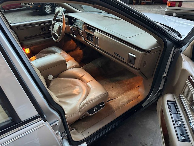Buick roadmaster estate wagon begrafenisauto 5.7 1996, 92-hv-bb - afbeelding 13 van  41