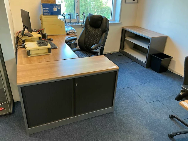 Buik bureau 180x120cm - afbeelding 1 van  6