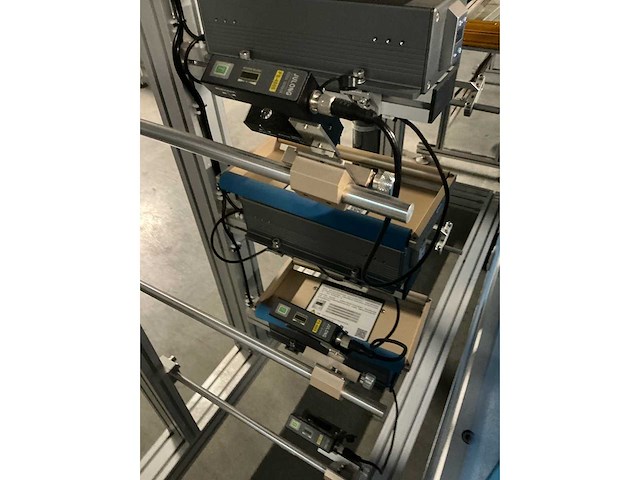 Buiten gebruik gestelde mondkapjes productielijn - afbeelding 11 van  12