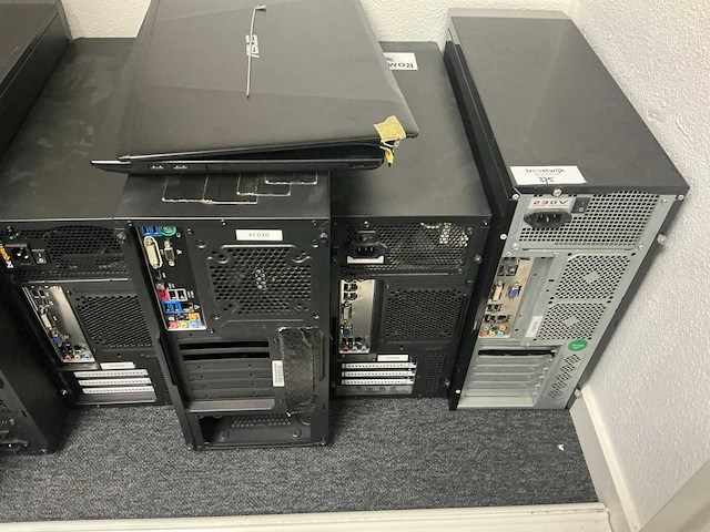 Buiten gebruik gestelde pc (6x) - afbeelding 2 van  4