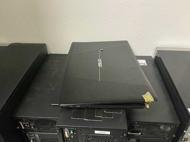 Buiten gebruik gestelde pc (6x) - afbeelding 3 van  4