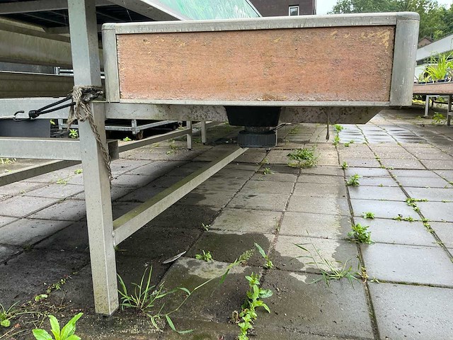 Buiten plantentafels - afbeelding 3 van  5
