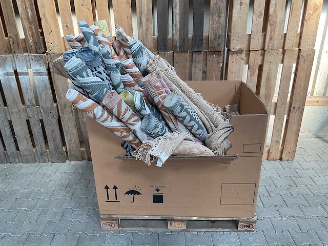Buiten tapijten (54x) - afbeelding 1 van  4