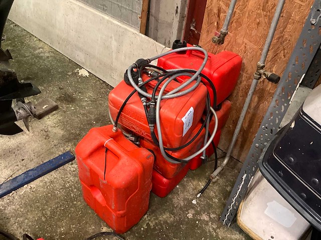 Buitenboordmotor benzine tank (7x) - afbeelding 1 van  4