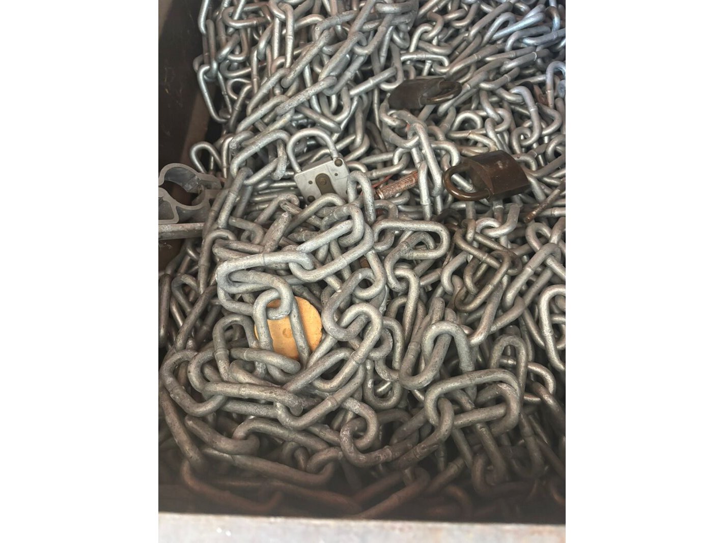Buitenboordmotor en hijsmateriaal