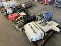Buitenboordmotor en onderdelen (5x) - afbeelding 1 van  12