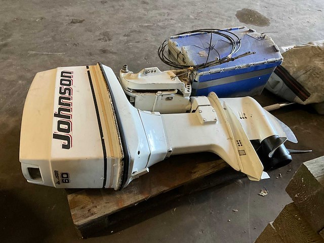 Buitenboordmotor en onderdelen (5x) - afbeelding 5 van  12