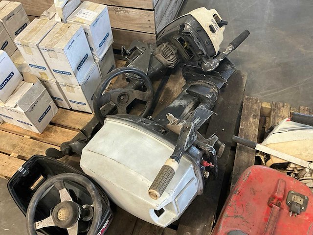 Buitenboordmotor en onderdelen (5x) - afbeelding 12 van  12