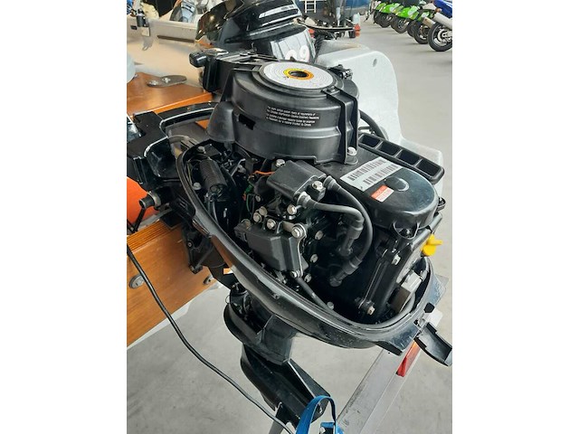 Buitenboordmotor, mercury, 9.9 pk 4 tact kortstaart met knuppel - afbeelding 3 van  14