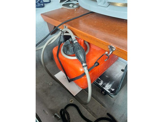 Buitenboordmotor, mercury, 9.9 pk 4 tact kortstaart met knuppel - afbeelding 12 van  14
