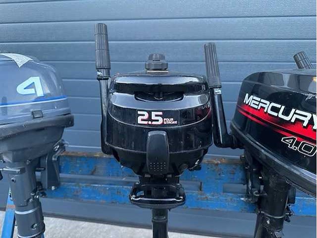 Buitenboordmotoren (5x) - afbeelding 2 van  5