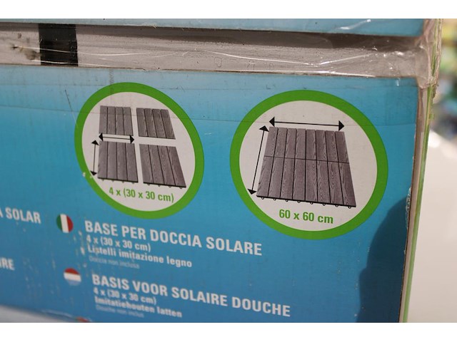 Buitendouche gre solar shower 20l-pvc met houtkleurige coating, incl. basis imitatie houten vlonder 60 x 60... - afbeelding 4 van  4