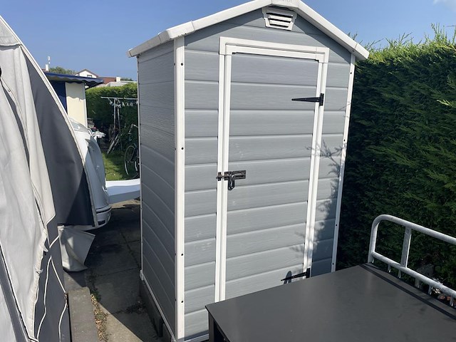 Buitendouche met warmwatergeiser eccotemp en kunststoffen douchehuisje keter met ingebouwde afvoer. geiser ... - afbeelding 1 van  9