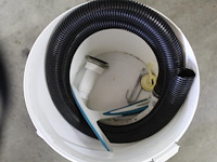 Buitendouche met warmwatergeiser eccotemp en kunststoffen douchehuisje keter met ingebouwde afvoer. geiser ... - afbeelding 6 van  9