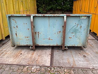 Buitenhuis flatbed plateau-oplegger met rongenrek - afbeelding 2 van  7