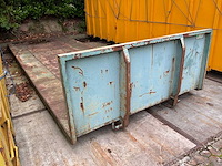 Buitenhuis flatbed plateau-oplegger met rongenrek - afbeelding 3 van  6