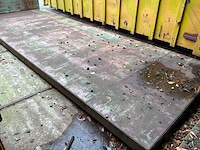 Buitenhuis flatbed plateau-oplegger met rongenrek - afbeelding 4 van  6