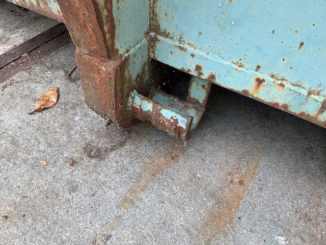 Buitenhuis flatbed plateau-oplegger met rongenrek - afbeelding 6 van  6
