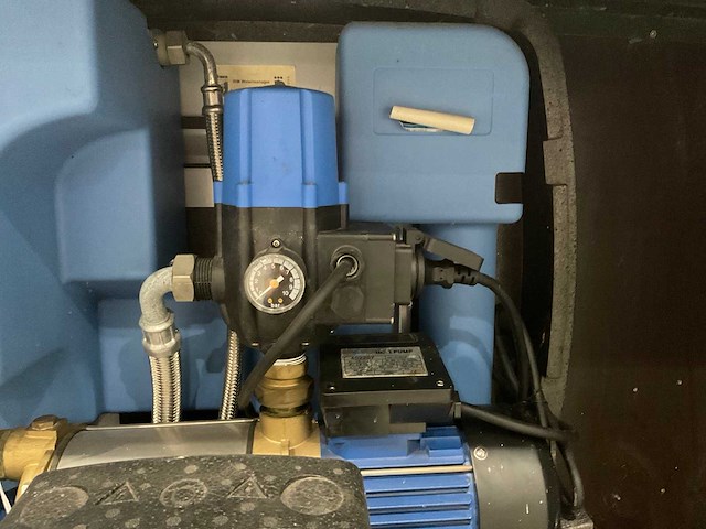 Buitenkast met regenwatermanager - afbeelding 15 van  16
