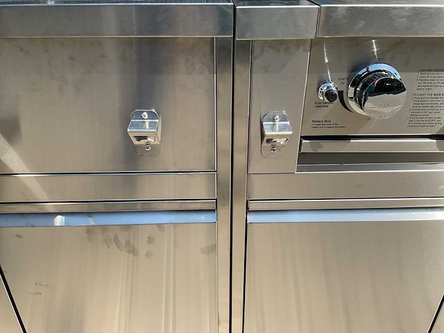 Buitenkeuken koelkast-hoek-wasbak-grill bbq - afbeelding 8 van  37
