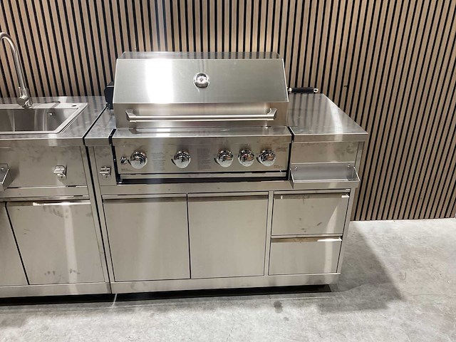 Buitenkeuken koelkast-hoek-wasbak-grill bbq - afbeelding 27 van  37
