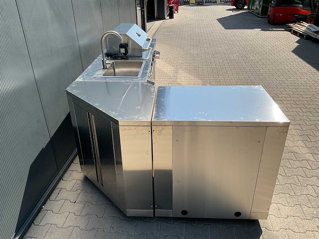 Buitenkeuken koelkast-hoek-wasbak-grill bbq - afbeelding 34 van  37