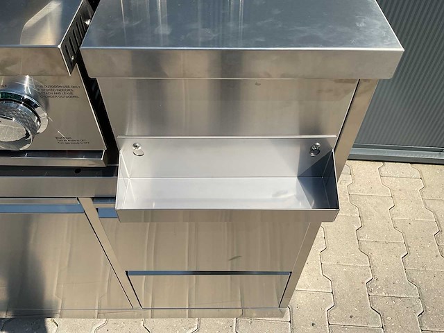 Buitenkeuken koelkast-hoek-wasbak-grill bbq - afbeelding 16 van  46