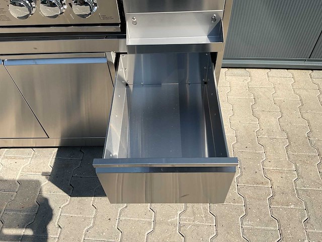 Buitenkeuken koelkast-hoek-wasbak-grill bbq - afbeelding 19 van  46