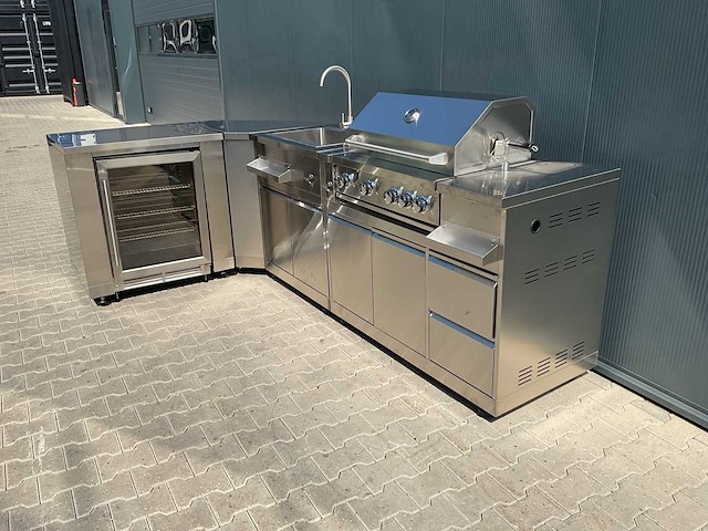 Buitenkeuken koelkast-hoek-wasbak-grill bbq - afbeelding 23 van  46