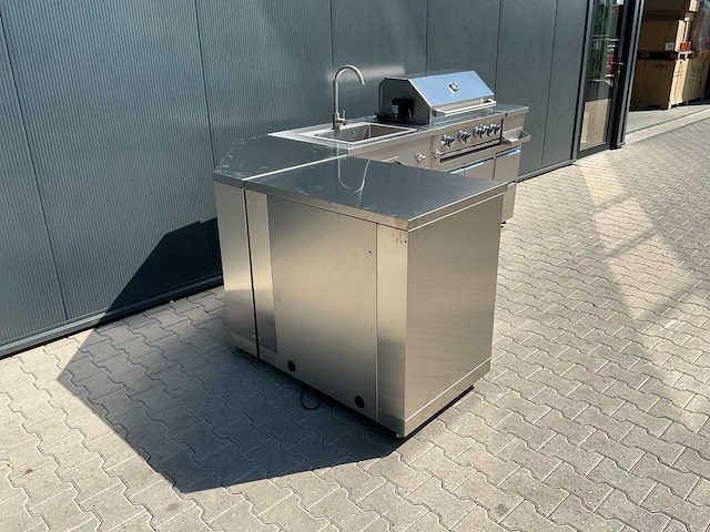 Buitenkeuken koelkast-hoek-wasbak-grill bbq - afbeelding 42 van  46