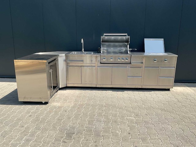 Buitenkeuken koelkast-hoek-wasbak-grill-burner bbq - afbeelding 29 van  36