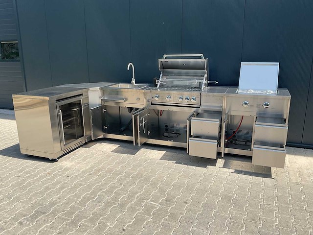 Buitenkeuken koelkast-hoek-wasbak-grill-burner bbq - afbeelding 33 van  36