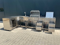 Buitenkeuken koelkast-hoek-wasbak-grill-burner bbq - afbeelding 33 van  36
