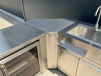 Buitenkeuken koelkast-hoek-wasbak-grill-burner bbq - afbeelding 33 van  39
