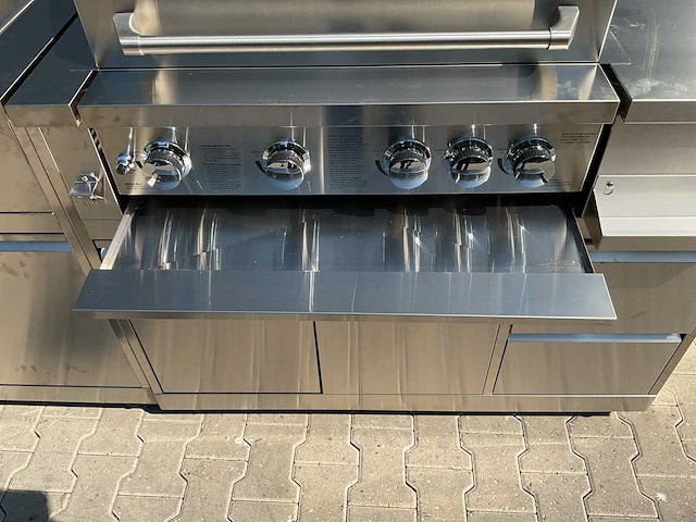 Buitenkeuken koelkast-wasbak-bbq grill bbq - afbeelding 15 van  33
