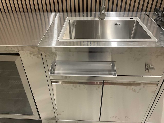 Buitenkeuken koelkast-wasbak-bbq grill bbq - afbeelding 23 van  33