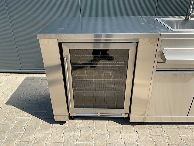 Buitenkeuken koelkast-wasbak-bbq grill bbq - afbeelding 30 van  33