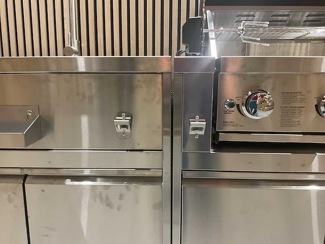 Buitenkeuken koelkast-wasbak-bbq grill bbq - afbeelding 35 van  41