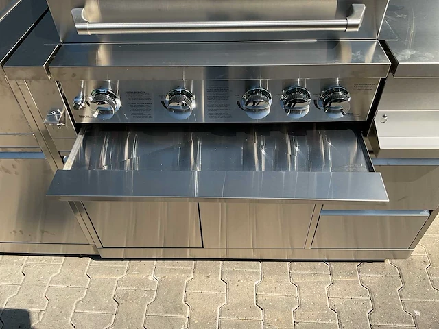 Buitenkeuken koelkast-wasbak-bbq grill bbq - afbeelding 15 van  41