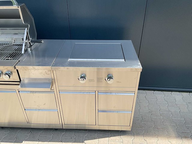 Buitenkeuken koelkast-wasbak-bbq grill-burner bbq - afbeelding 50 van  51