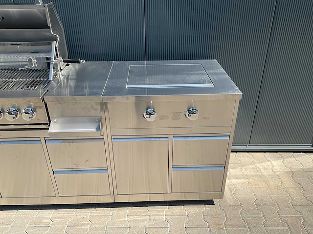 Buitenkeuken pizza-hoek-wasbak-koelkast-grill -burner bbq - afbeelding 26 van  28
