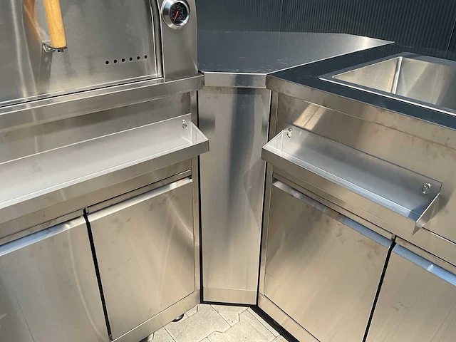 Buitenkeuken pizza-hoek-wasbak-koelkast-grill bbq - afbeelding 59 van  72
