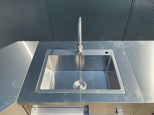 Buitenkeuken pizza-hoek-wasbak-koelkast-grill bbq - afbeelding 55 van  72