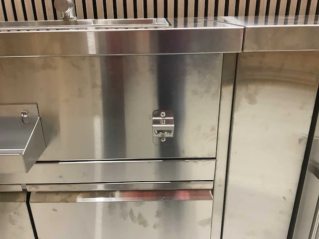Buitenkeuken pizza-hoek-wasbak-koelkast-grill bbq - afbeelding 47 van  72