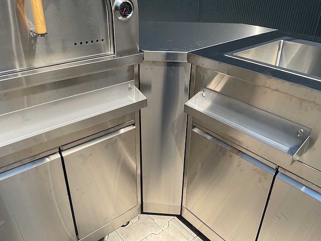 Buitenkeuken pizza-hoek-wasbak-koelkast-grill bbq - afbeelding 2 van  52