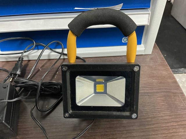 Buitenlamp en werklamp - afbeelding 2 van  4